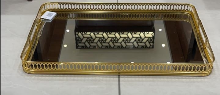 تباسي مراية ذهبي كبير