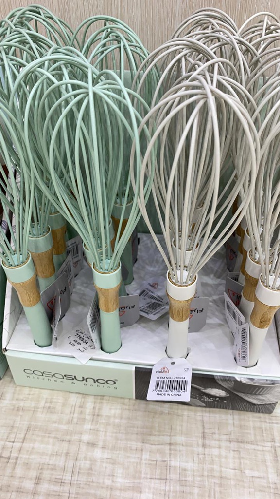 مضرب سيلكون خشب